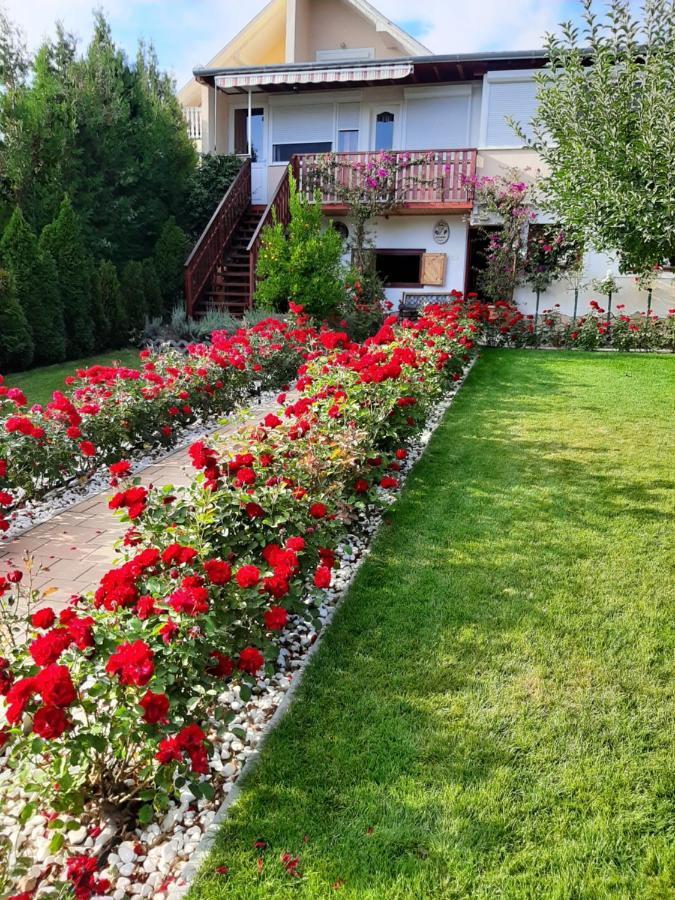 Bed and Breakfast Rozsakert Vendeghaz Szigliget Exterior foto