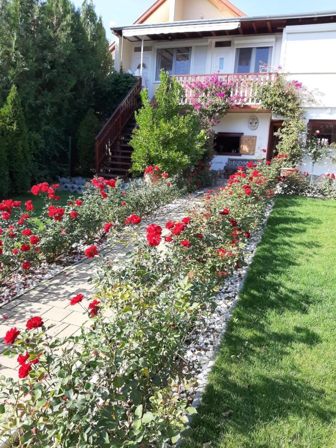 Bed and Breakfast Rozsakert Vendeghaz Szigliget Exterior foto