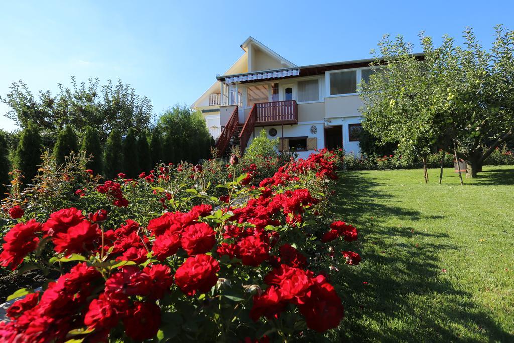 Bed and Breakfast Rozsakert Vendeghaz Szigliget Exterior foto